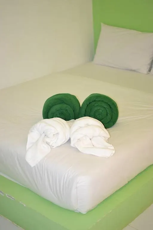Pakgasri Guest House Ko Lanta 2*,  Tayland